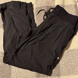Lululemon Dance Studio Mid-Rise Pant
Short Black- Size 8